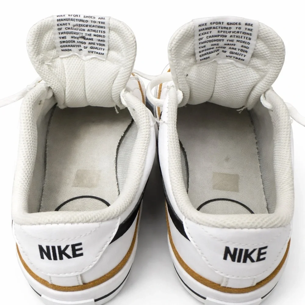 Nike Low Top White Sneakers Gum Sole Comfort Insole